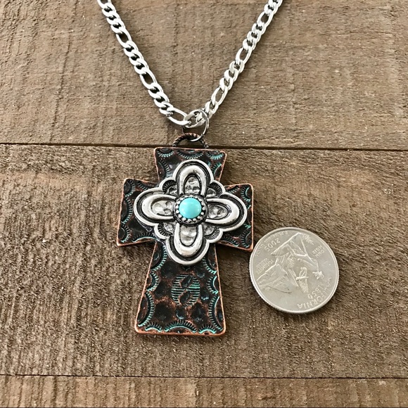 🆕3D Rustic Cross Pendant - Picture 3 of 4